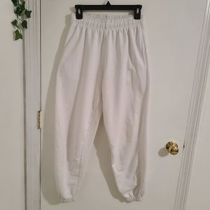 Size 6 White PrettyLittleThing Sweatpants